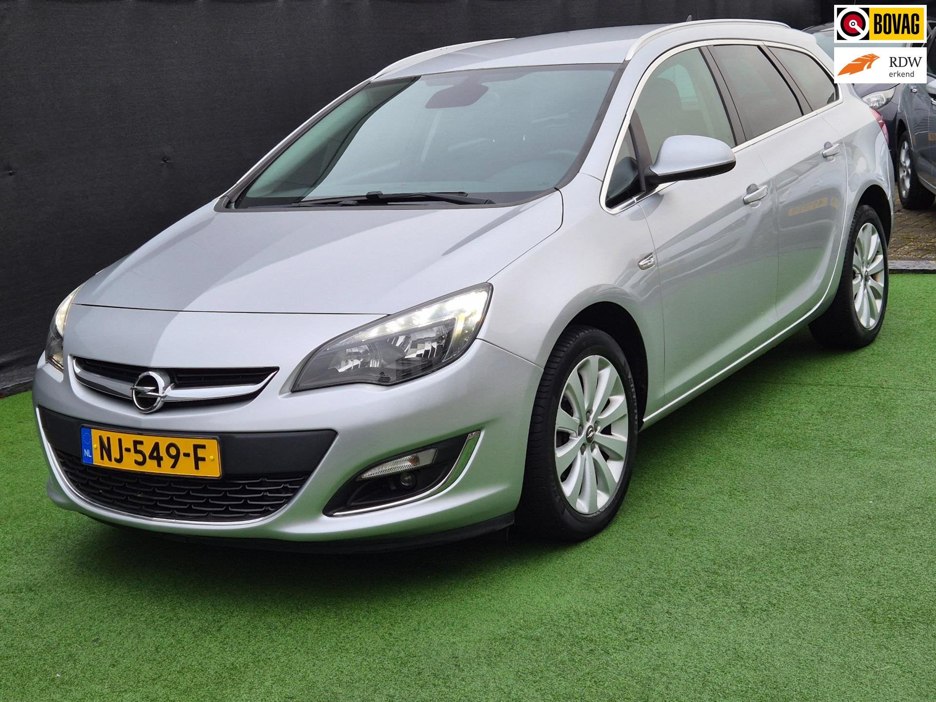 Opel Astra Sports Tourer 1.4 Edition NAVI LMV!, Voorwielaandrijving, 101 pk, Gebruikt, 4 cilinders