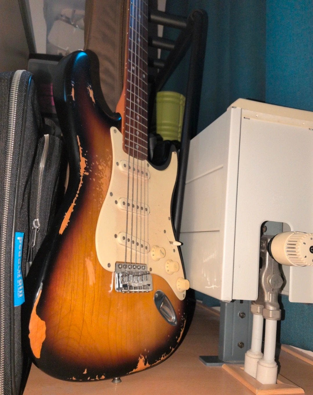 Squier Stratocaster 1999 Relic met Upgrades, Muziek en Instrumenten, Ophalen, Solid body, Fender