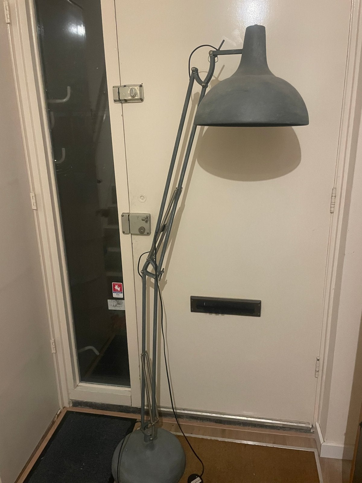 Grijze vloerlamp, Ophalen, Gebruikt, Metaal, 150 tot 200 cm