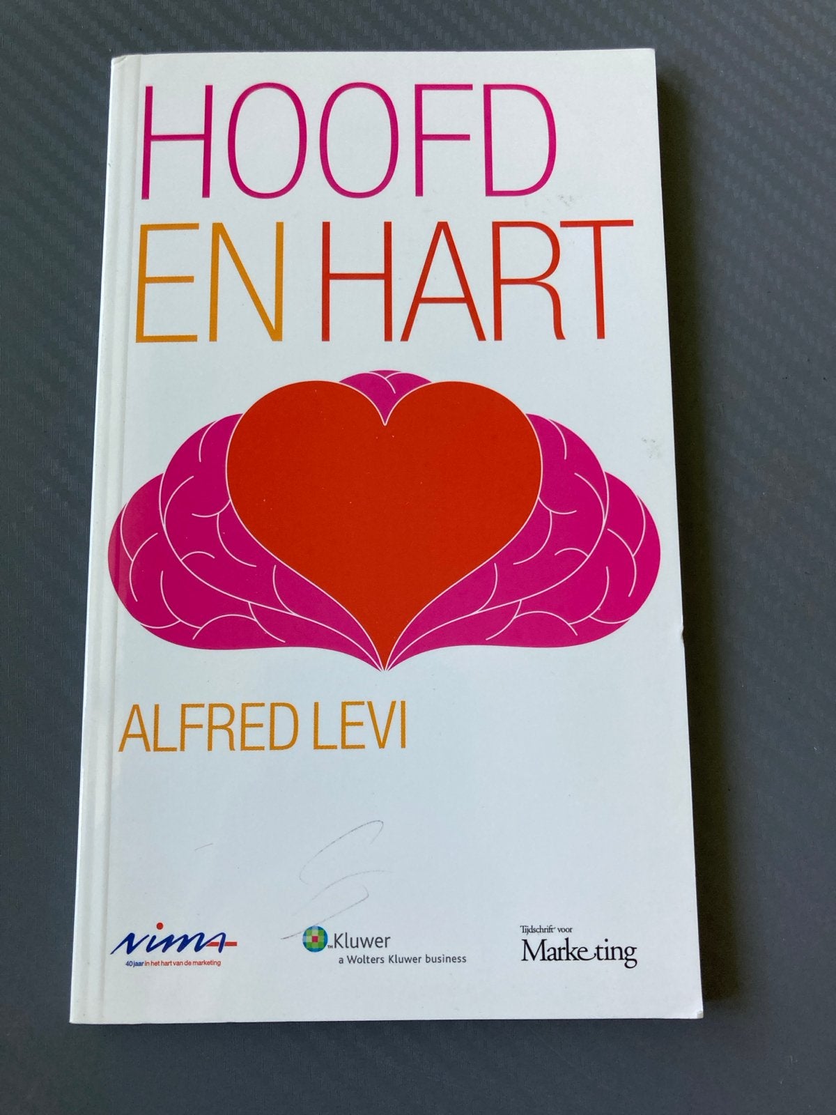 Hoofd en Hart - Alfred Levi (Marketing), Ophalen of Verzenden, Zo goed als nieuw, Economie en Marketing