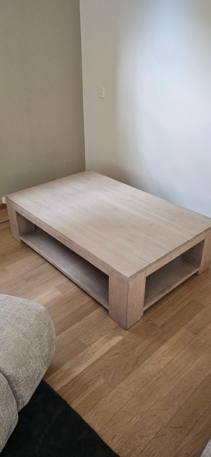 Stijlvolle houten salontafel met opbergruimte, 100 tot 150 cm, Zo goed als nieuw, Modern, Overige houtsoorten
