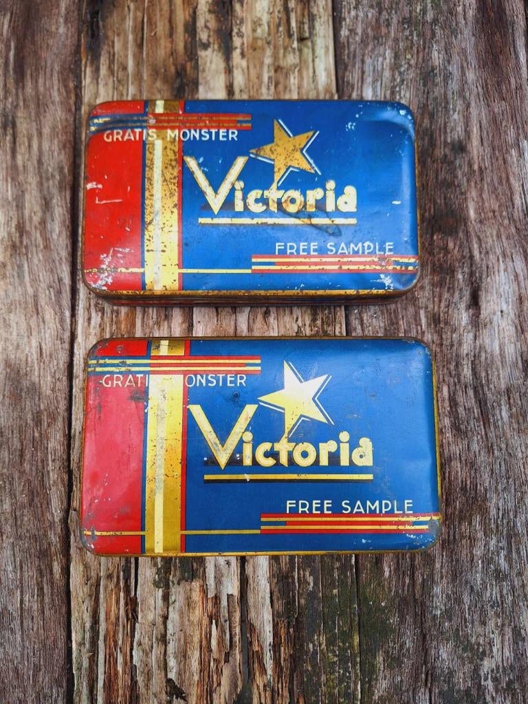 N.V. Victoria Dordrecht Biscuits en Chocolade blikken😍, Ophalen of Verzenden, Gebruikt, Overige