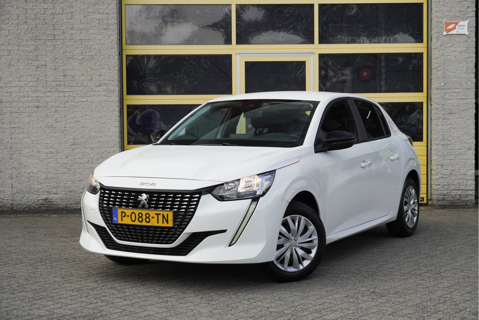 Peugeot 208 1.2 PureTech 5drs Active BJ2022 Led | App-Connec, Auto's, Voorwielaandrijving, Dealer onderhouden, Stof, 1199 cc