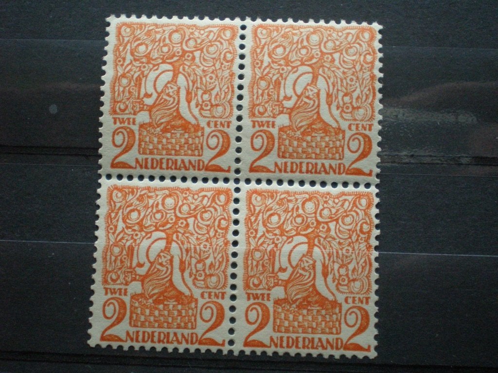 Nederland NVPH 111 Postfris in blok ( W 690)..€ 6,-, Postzegels en Munten, Postzegels | Nederland, Verzenden