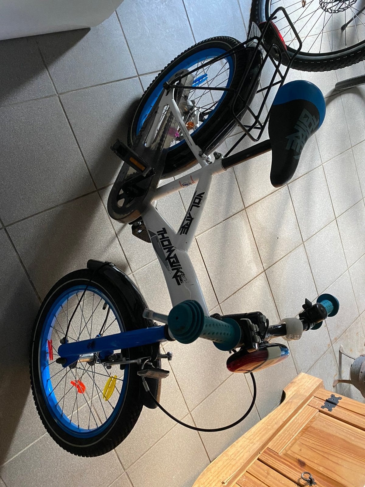 Kinderfiets Volare Thombike 16 inch - Wit/Blauw, Ophalen of Verzenden, Gebruikt, Velgrem, 16 tot 20 inch