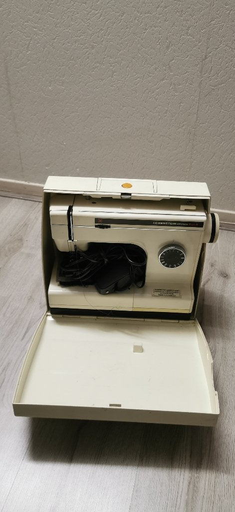 Naaimachine LEWENSTEIN compacta Simple 80, Hobby en Vrije tijd, Ophalen of Verzenden, Zo goed als nieuw, Naaimachine, Overige merken