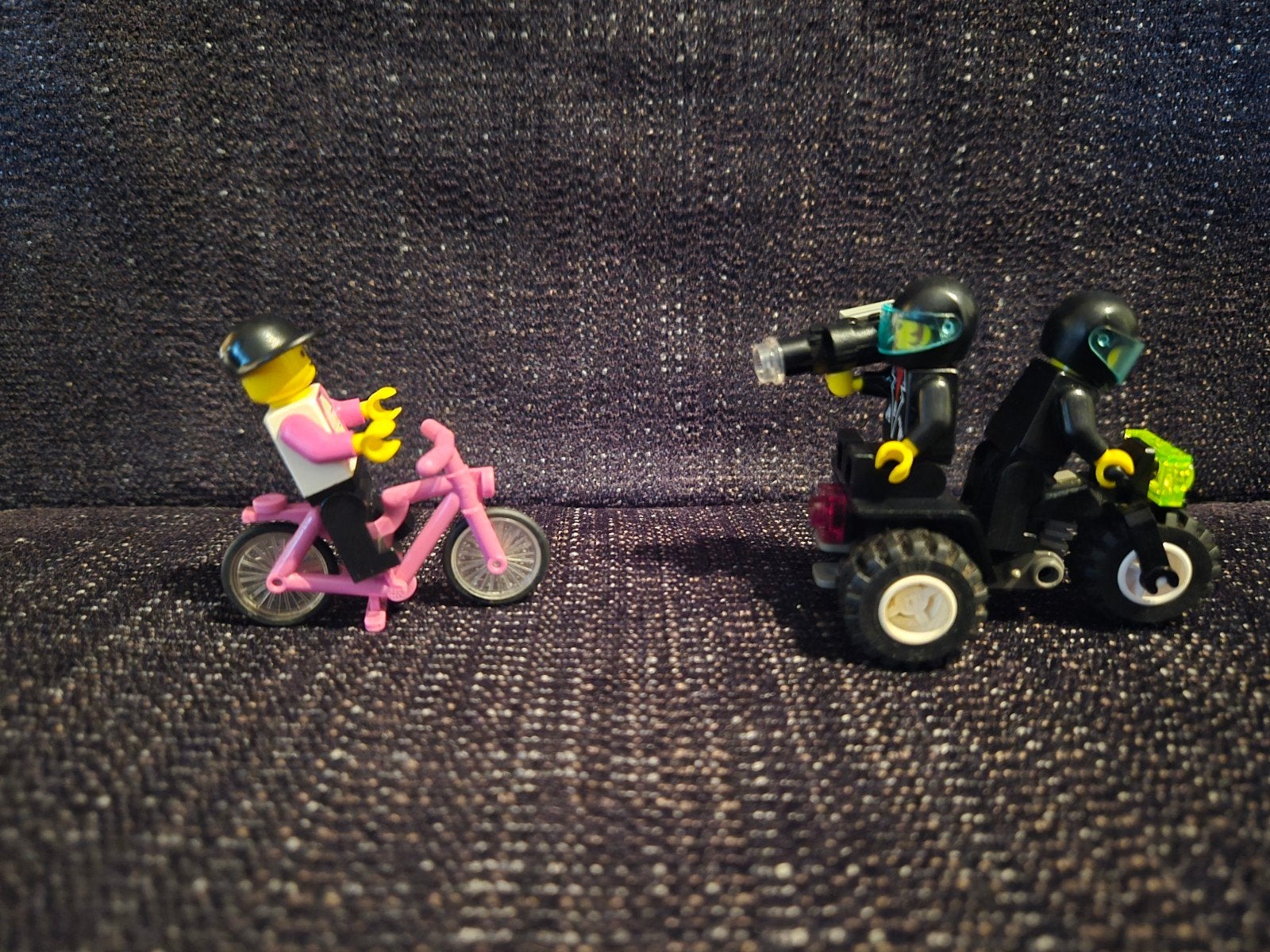 LEGO 1197 Telekom Race Cyclist and Television Motorbike Comp, Gebruikt, Overige thema's, Lego, Ophalen of Verzenden