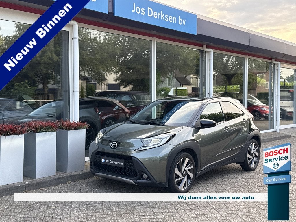Toyota Aygo X 1.0 VVT-i MT Envy - JBL sound | PDC v+a | Carp, Stof, Gebruikt, Zwart, 4 stoelen