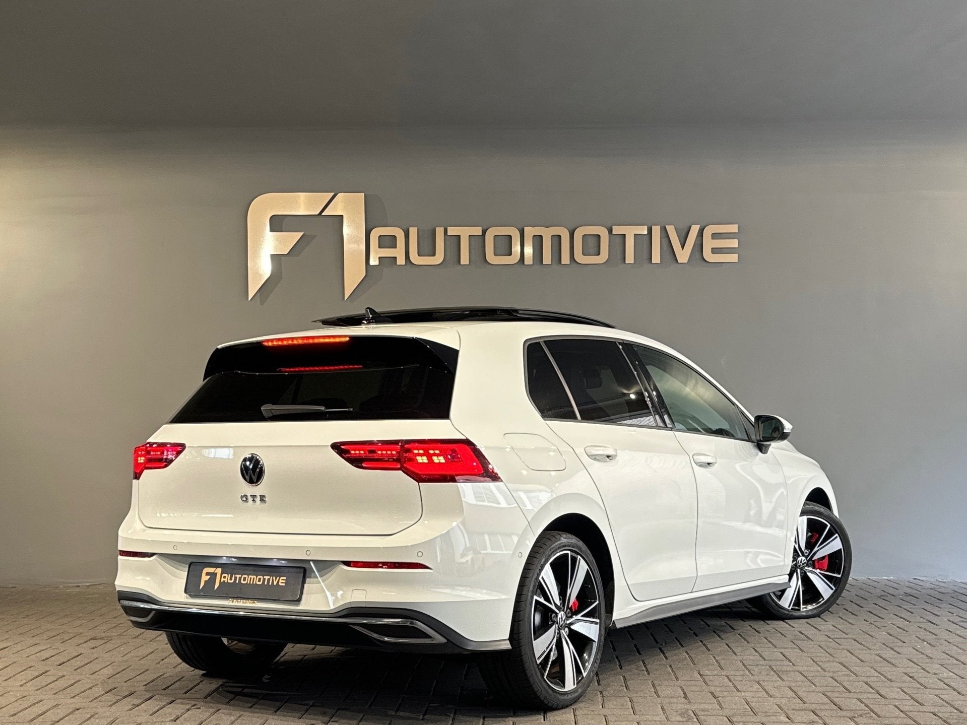 Volkswagen Golf 1.4 eHybrid GTE Pano|Camera|HuD|IQ|Trekhaak, Automatische klimaatregeling, Stof, Gebruikt, 4 cilinders
