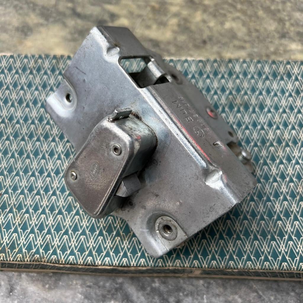 VW NOS Deurslot L cabriolet Kever 1964 151937015, Ophalen of Verzenden, Zo goed als nieuw