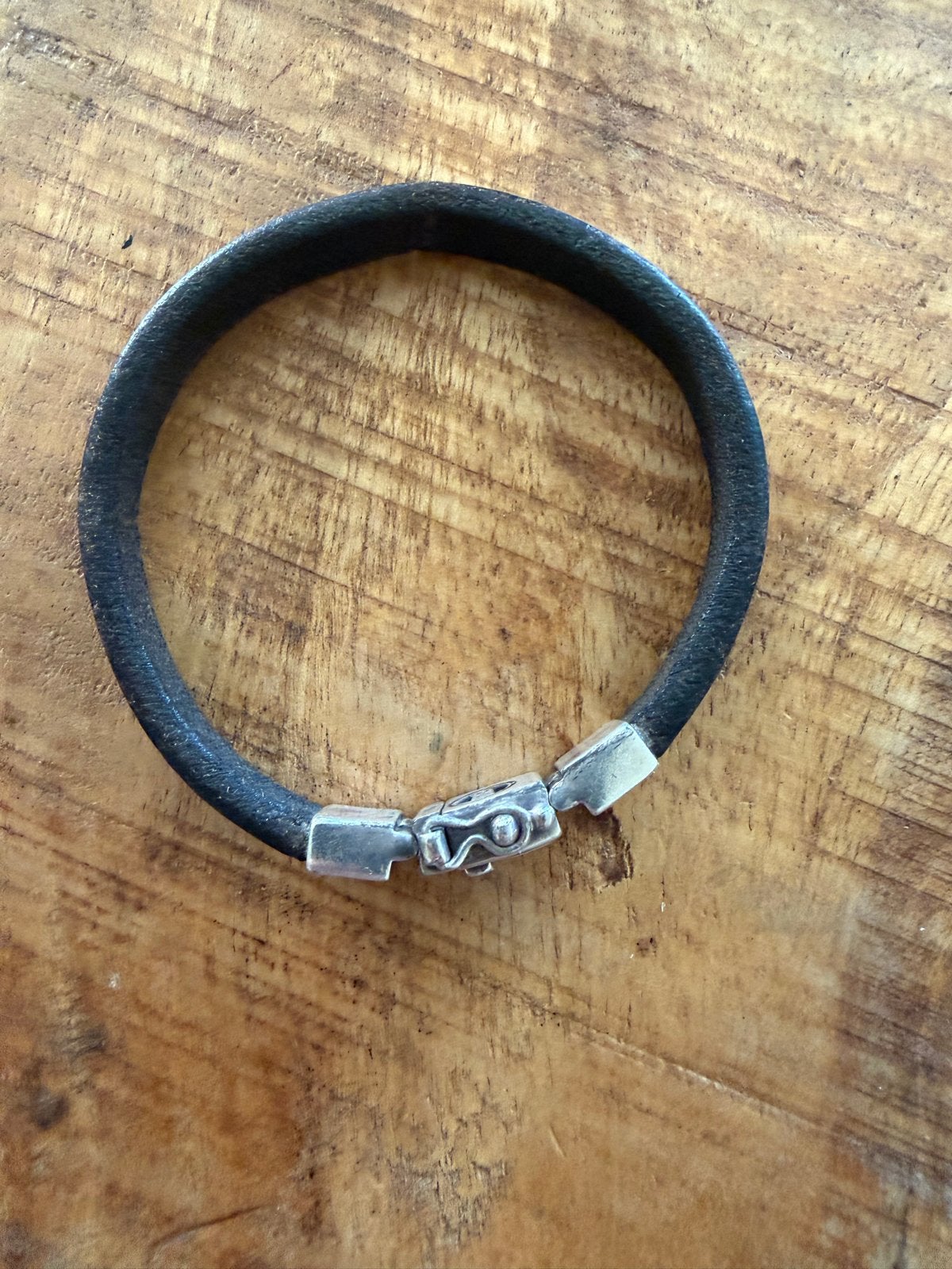Buddha to Buddha Leren Armband met Zilveren Sluiting, Sieraden, Tassen en Uiterlijk, Ophalen of Verzenden, Gebruikt, Zwart, Leer
