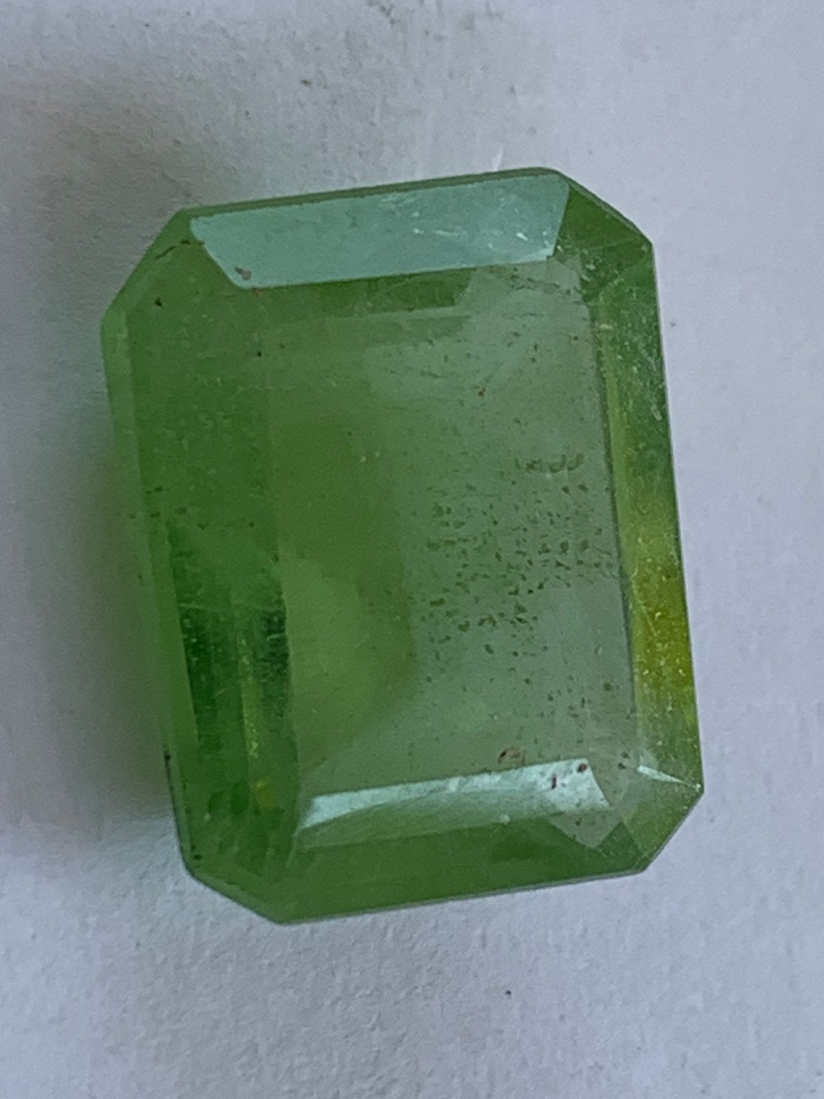 Zeer grote peridot 13,75 crt met certicaat, Ophalen of Verzenden, Zo goed als nieuw