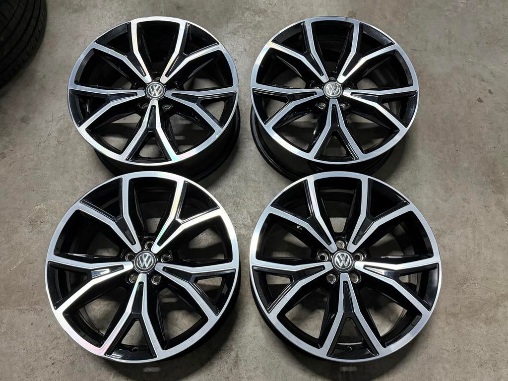 18” INCH ORIGINELE VOLKSWAGEN POLO VELGEN 5X100 2-TONE, Auto-onderdelen, Banden en Velgen, Velg(en), Zomerbanden, 18 inch, 215 mm
