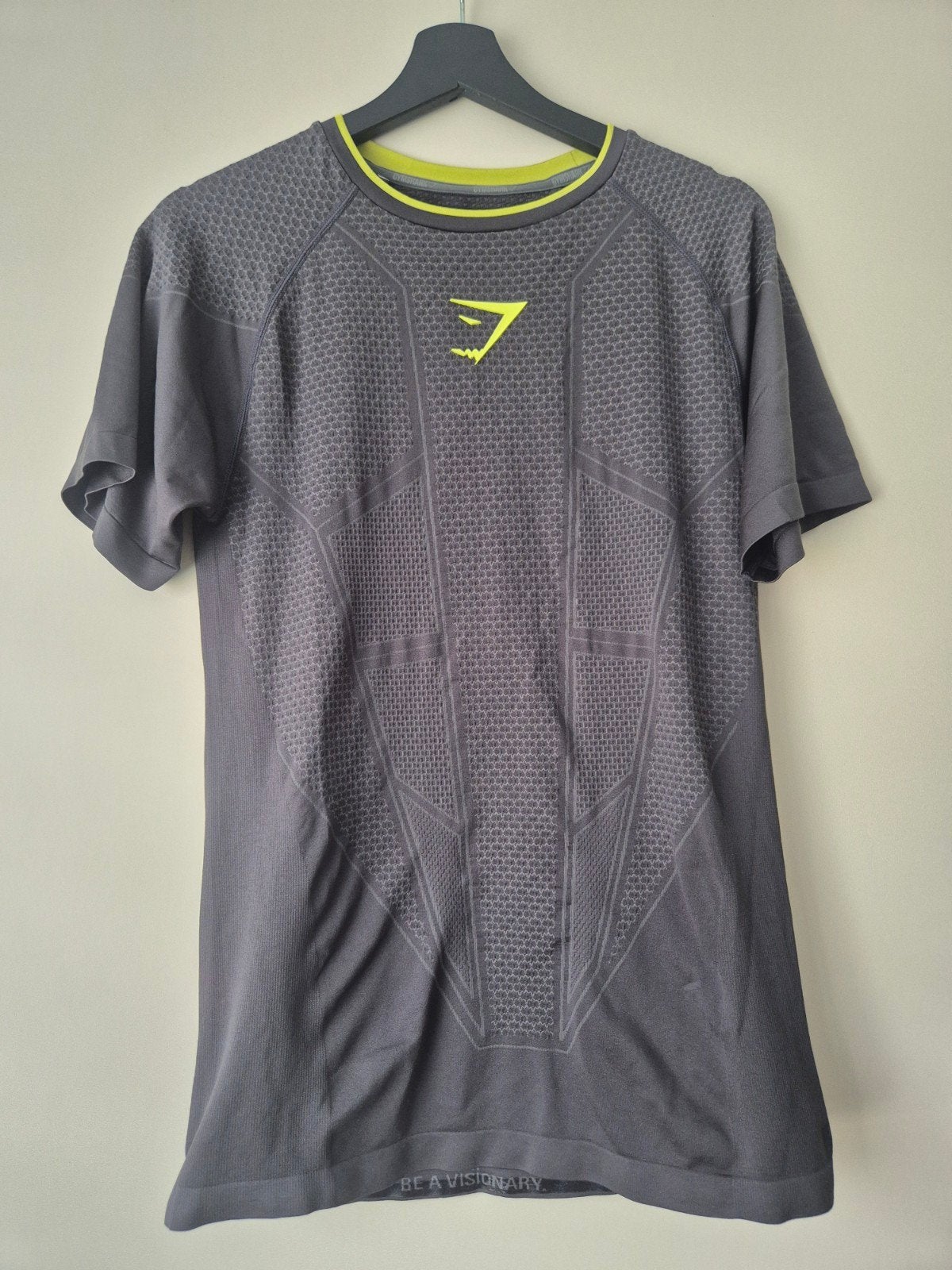 Gymshark Onyx V1 T-Shirt - Charcoal/Neon Yellow - MAAT L (Ze, Kleding | Heren, Maat 52/54 (L), Gymshark, Ophalen of Verzenden