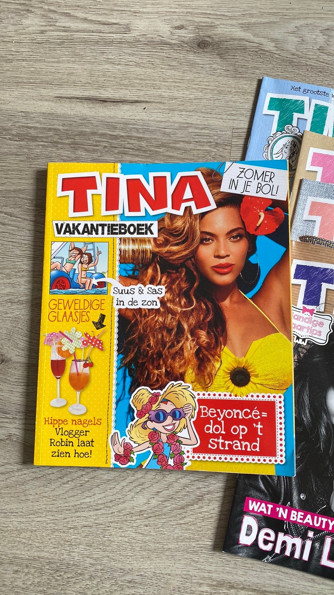 Tina vakantieboek + tijdschrijften, Ophalen of Verzenden, Zo goed als nieuw, Overige typen