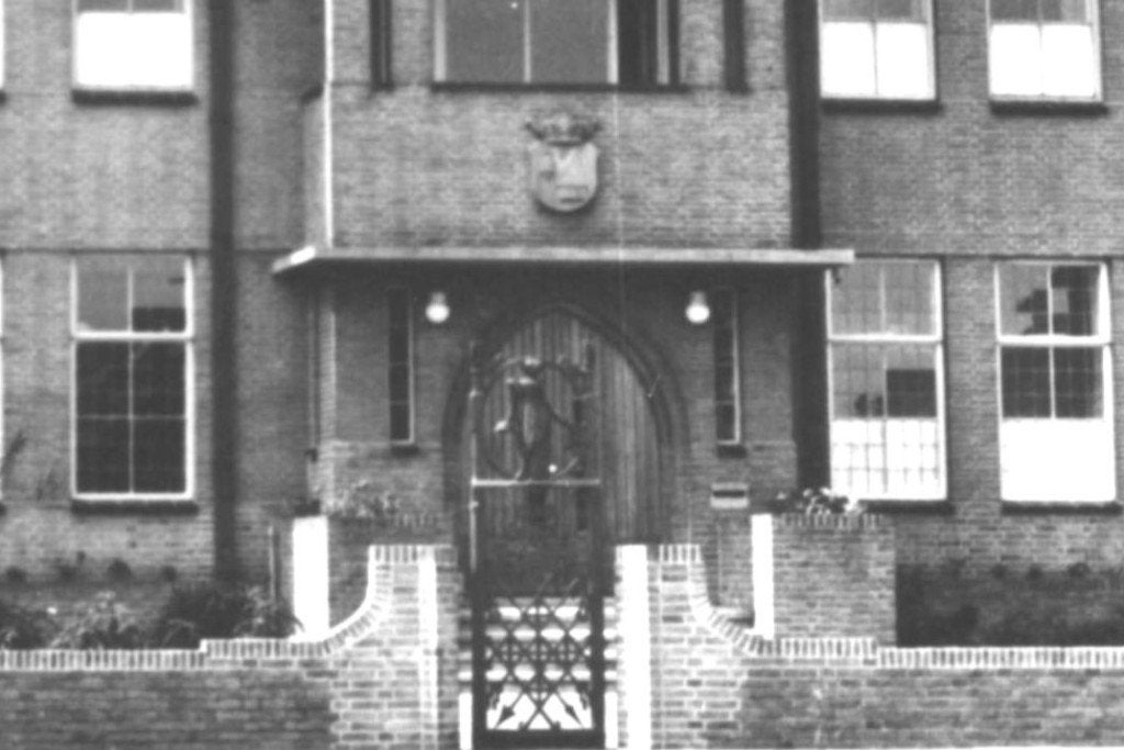 968575	Nieuwe Pekela	Groningen	1970 Raadhuis	 Onbeschreven, Verzamelen, Ansichtkaarten | Nederland, Ophalen of Verzenden, 1960 tot 1980