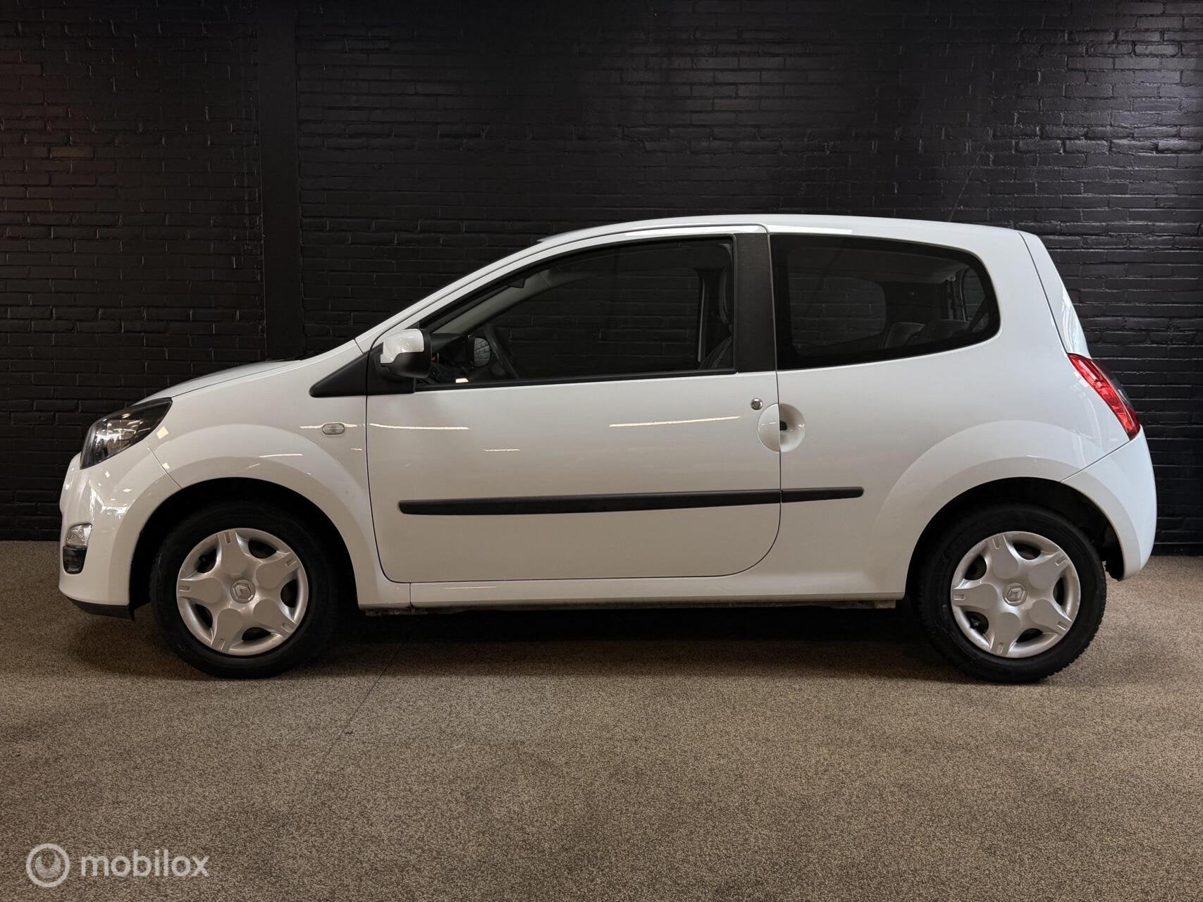 Renault Twingo 1.2 16V Dynamique AIRCO FACELIFT ISOFIX, Auto's, Voorwielaandrijving, Euro 5, Twingo, 31 €/maand
