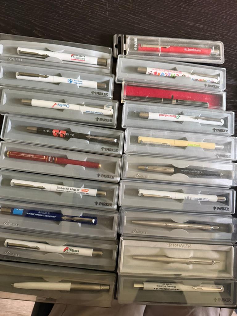 Partij vintage Parker pennen + reclamepennen ca. 60 stuks, Verzamelen, Pennenverzamelingen, Ophalen, Gebruikt, Parker