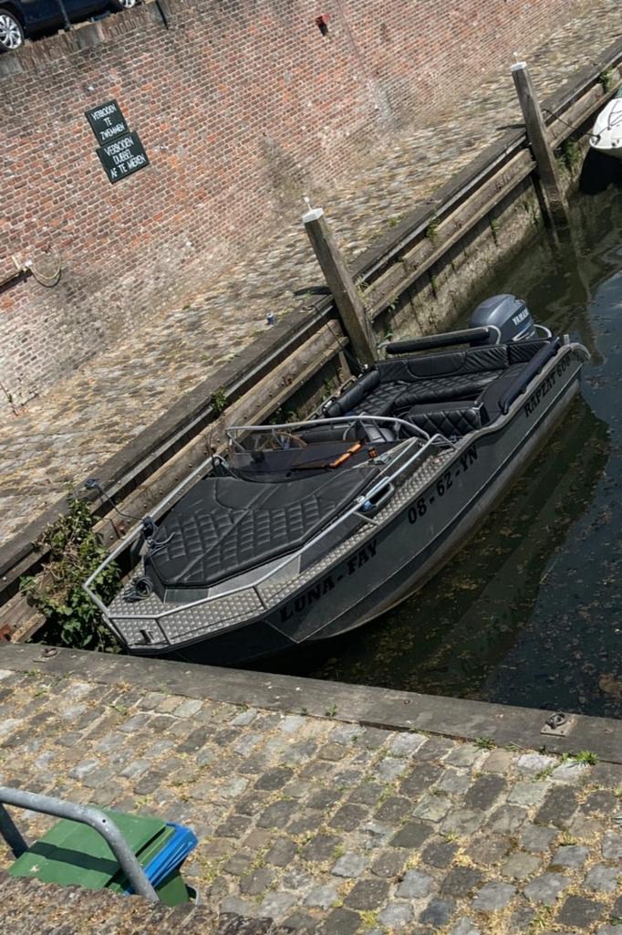 Van Vossen Rapzat 600 zeer uniek  met Yamaha 150PK 4-takt.
S, Watersport en Boten, Benzine, Overige merken, Gebruikt, Buitenboordmotor