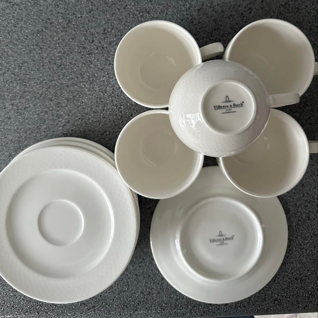Villeroy & Boch: 5 koppen en 6 schotels Luxembourg 1748, Ophalen of Verzenden, Zo goed als nieuw, Overige stijlen, Kop(pen) en/of Schotel(s)