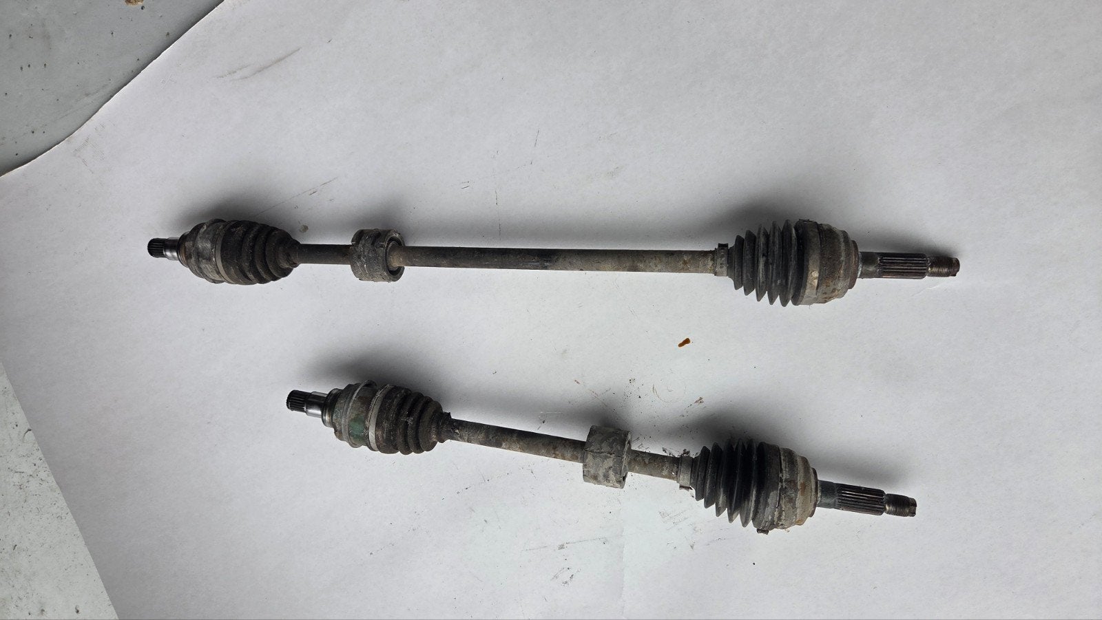 Aandrijfassen set (2 stuks) Daihatsu Materia, Ophalen of Verzenden, Gebruikt, Universele onderdelen