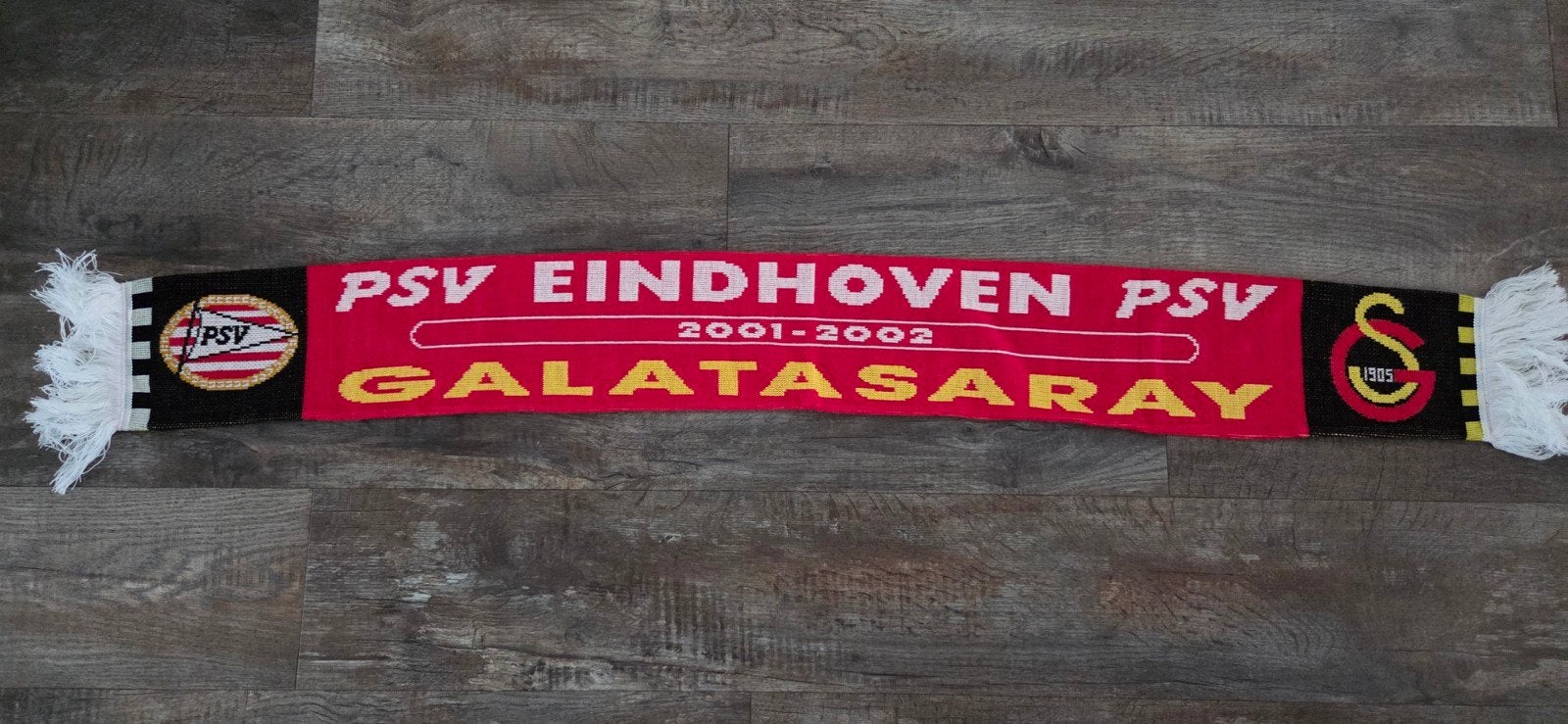 Sjaal PSV - Galatasaray, Ophalen of Verzenden, Zo goed als nieuw, PSV, Vaantje of Sjaal