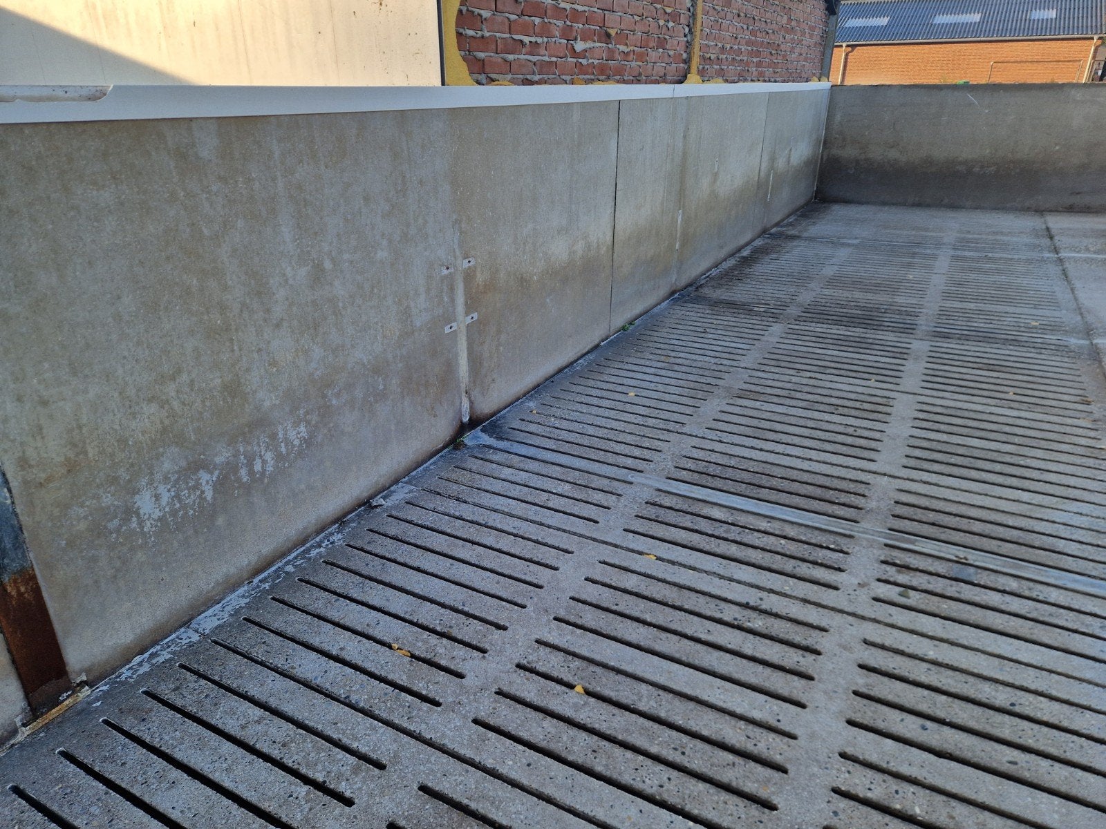 Betonnen keerwand/spouwankerwand 350x150x7 cm, Ophalen, Gebruikt