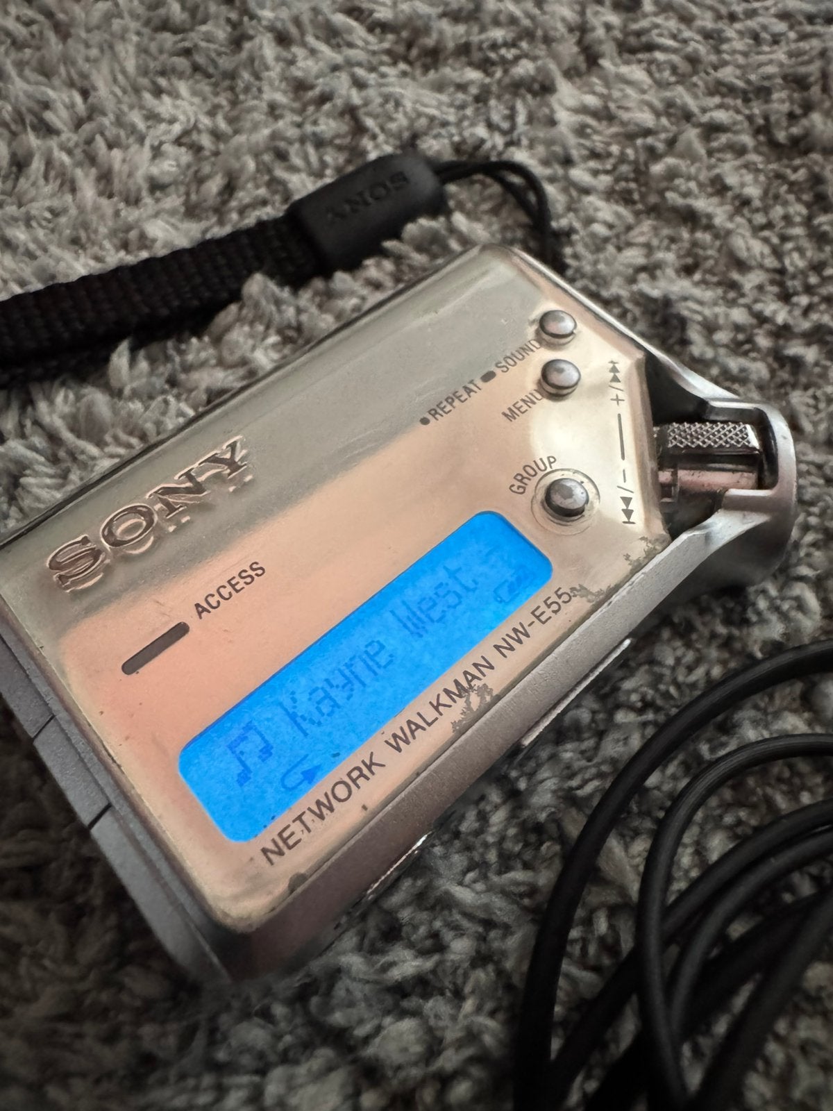 Sony Network Walkman NW-E55 MP3-speler + Oordopjes, Ophalen of Verzenden, Gebruikt, Sony, Minder dan 2 GB
