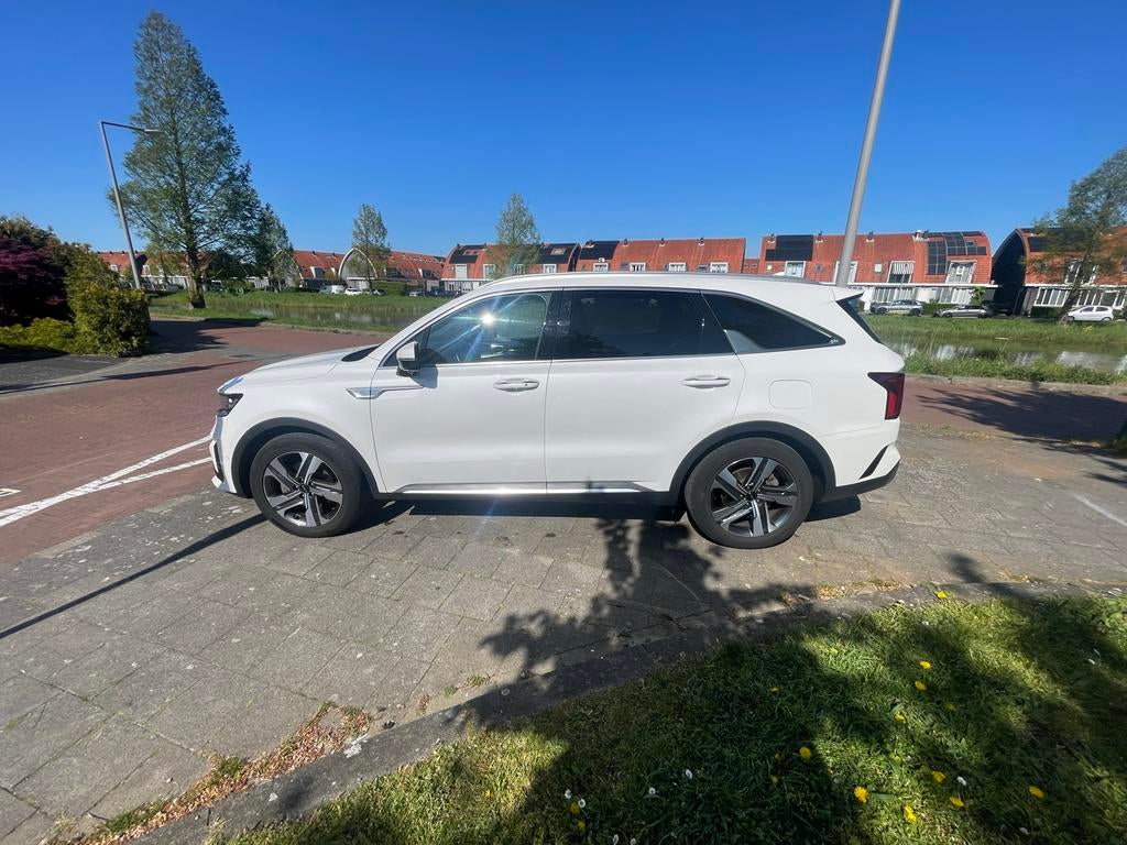 Kia Sorento1.6 T-GDI 4WDAut Plug-in  Hybrid ExecutiveLine, Auto's, Automaat, Parkeerassistent, Zwart, 4 cilinders