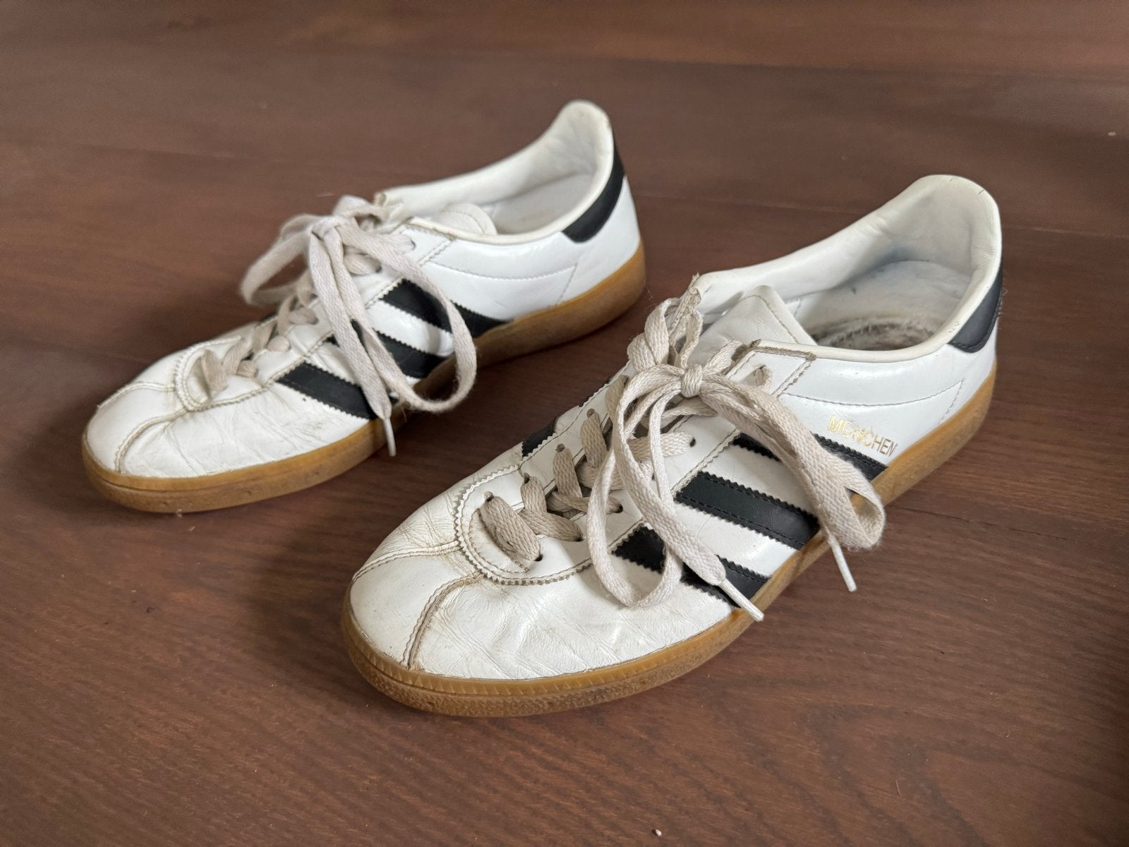 Adidas München sneakers wit met zwarte strepen 42 2/3, Wit, Ophalen of Verzenden, Sneakers of Gympen, Gedragen