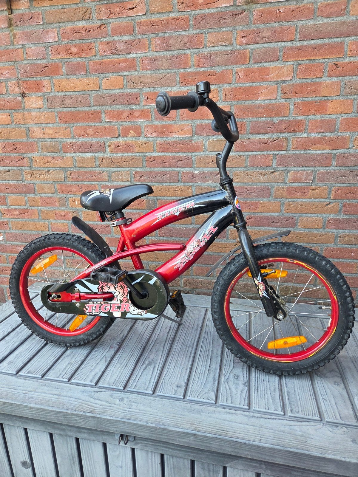 Kinderfiets 16 inch met zijwieltjes - Rood/Zwart, Ophalen, Terugtraprem, Zijwieltjes, 16 tot 20 inch