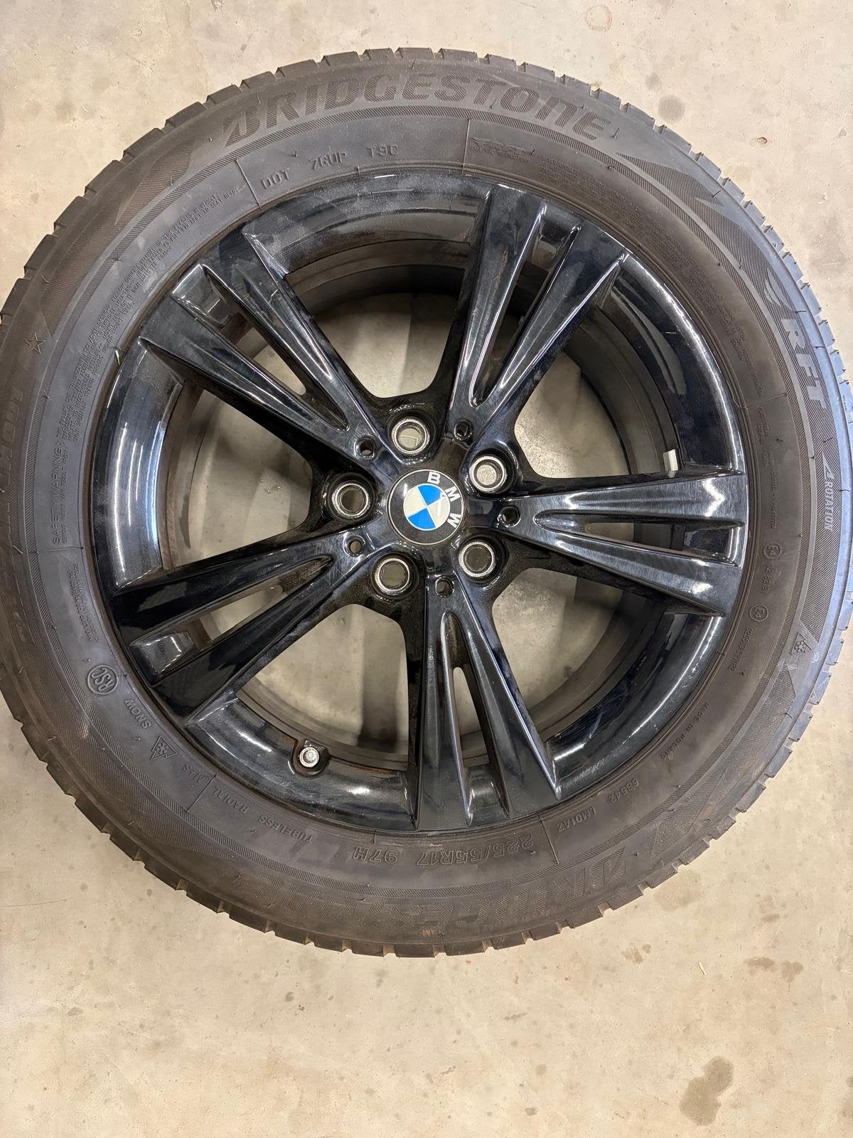 BMW 17 inch winterbanden met velgen - Bridgestone 225/55R17, Gebruikt, Banden en Velgen, 17 inch, Personenwagen
