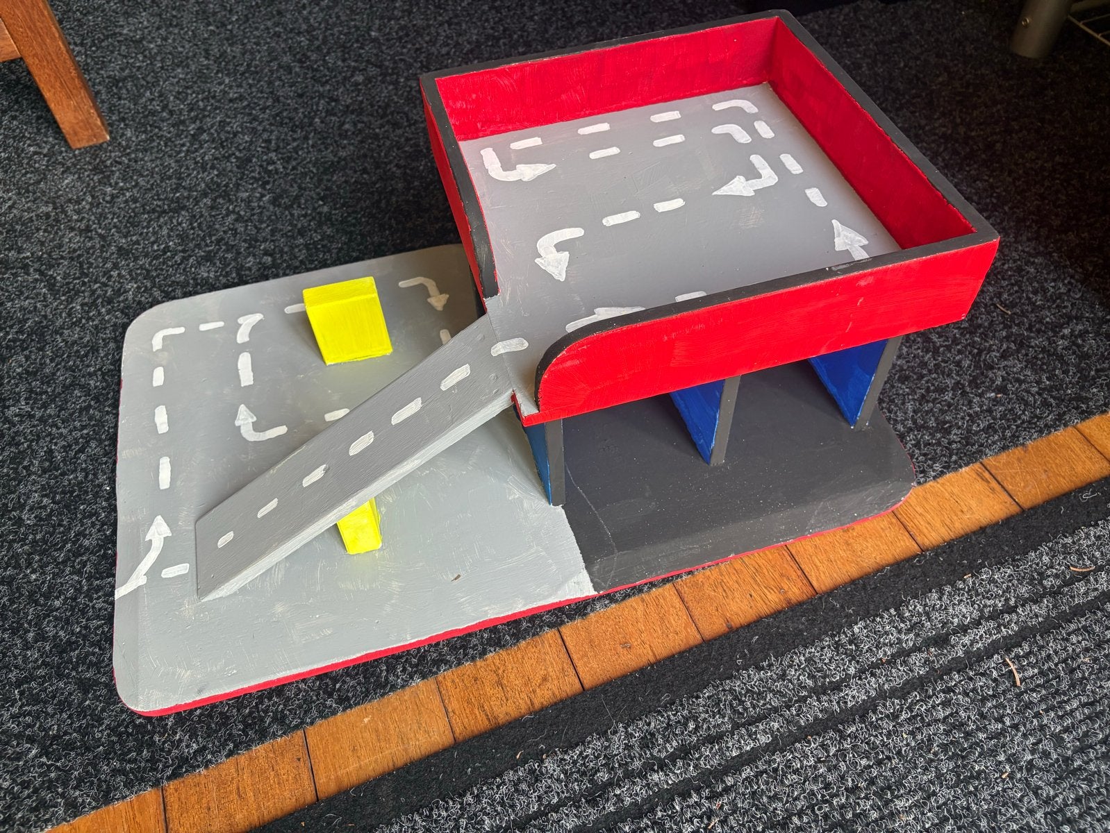 Houten speelgoed garage, Ophalen, Zo goed als nieuw, Overige typen