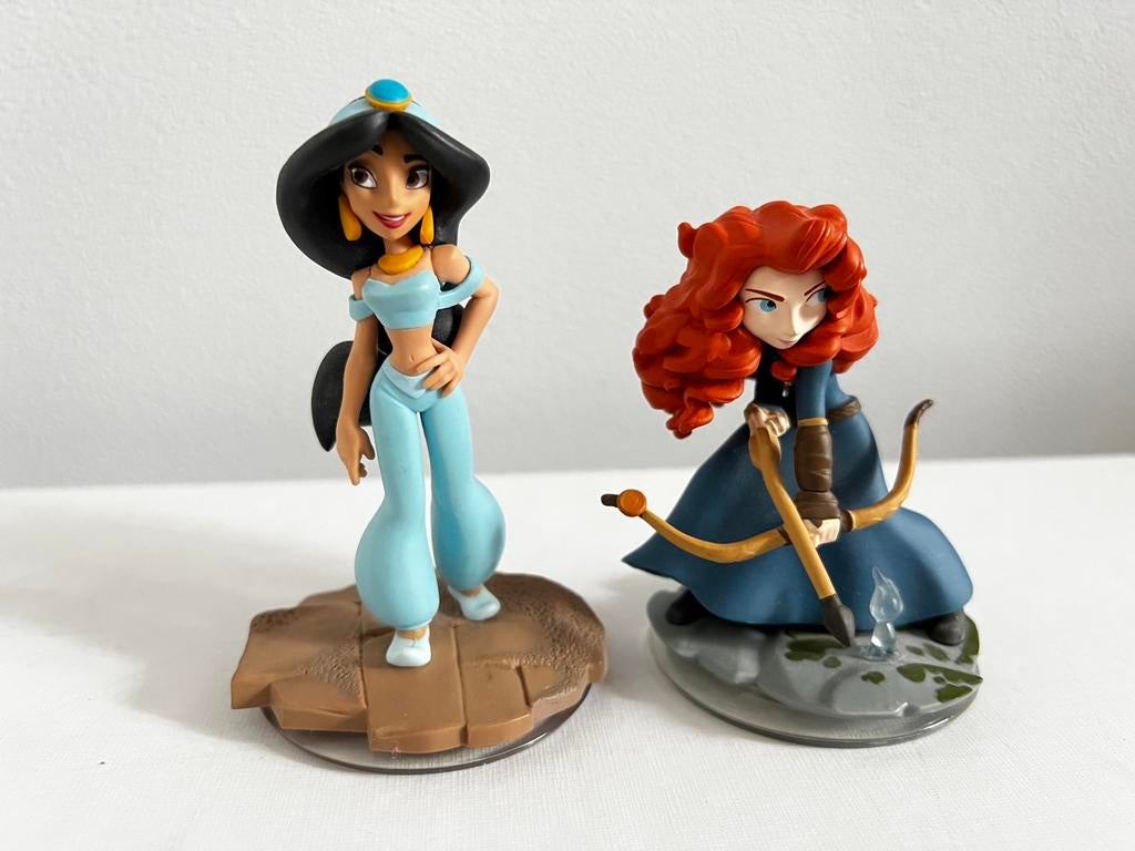 Jasmine en Merida Disney poppetjes, Verzamelen, Ophalen of Verzenden, Overige figuren, Gebruikt, Beeldje of Figuurtje