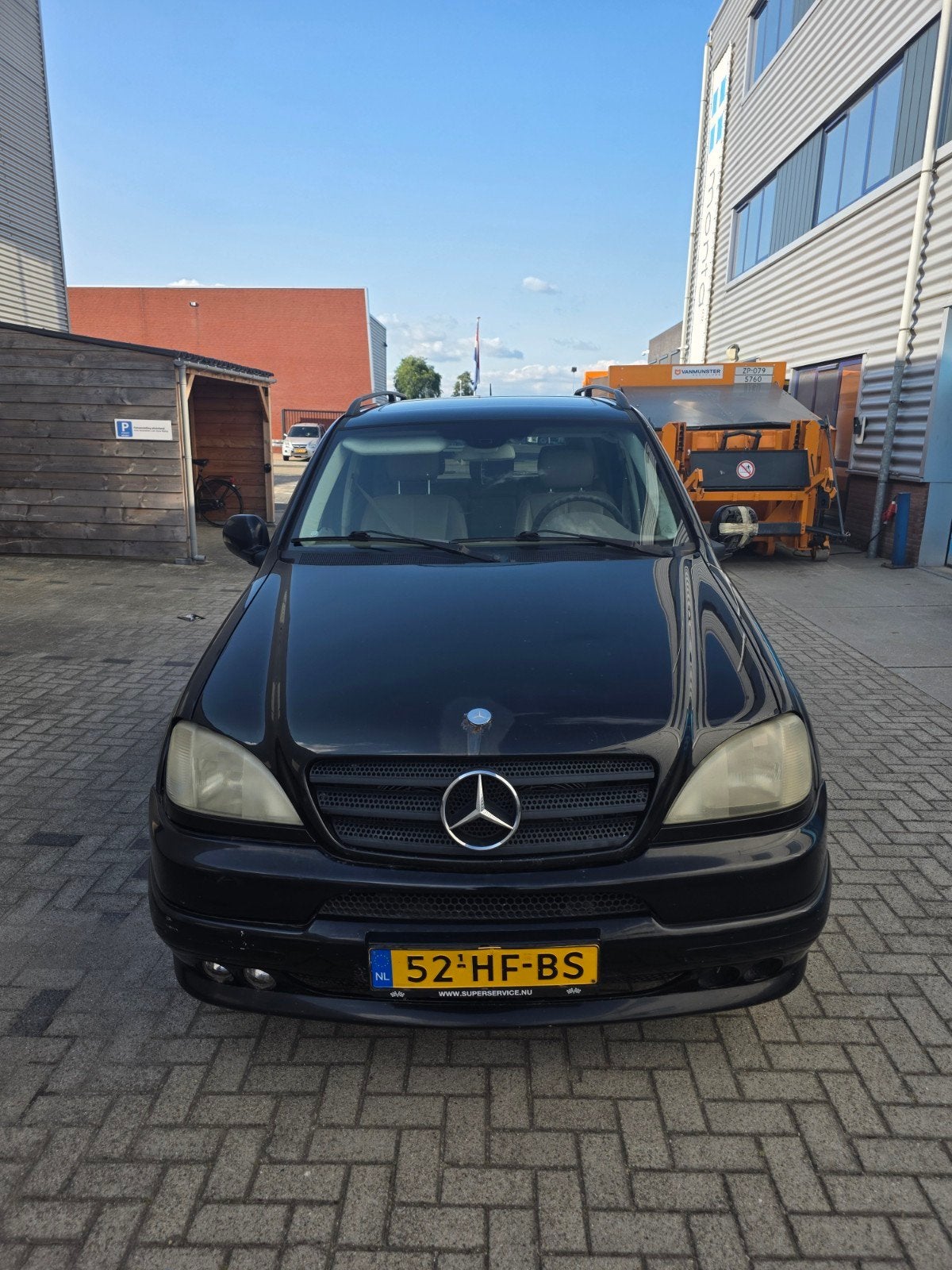 Mercedes-Benz M-Klasse 3.2 Ml320 4MATIC AUT 2001 Zwart, Auto's, Automaat, 138 €/maand, 2020 kg, Zwart