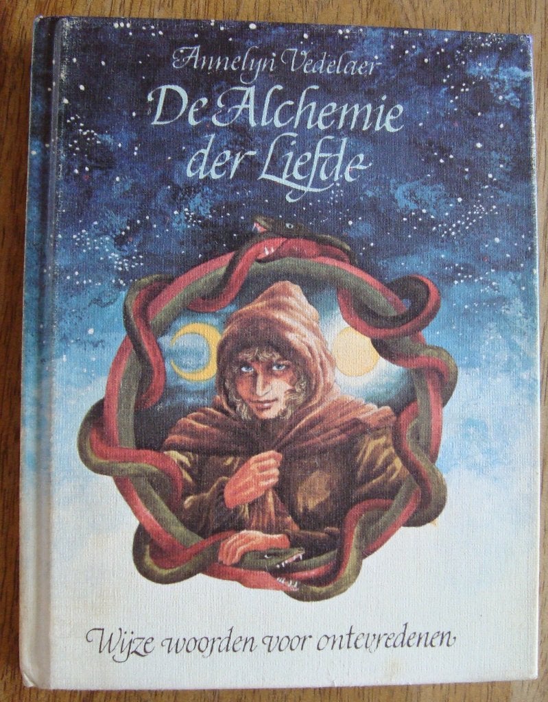 De Alchemie der Liefde - Annelyn Vedelaer - hc, Boeken, Ophalen of Verzenden, Gelezen, Annelyn Vedelaer