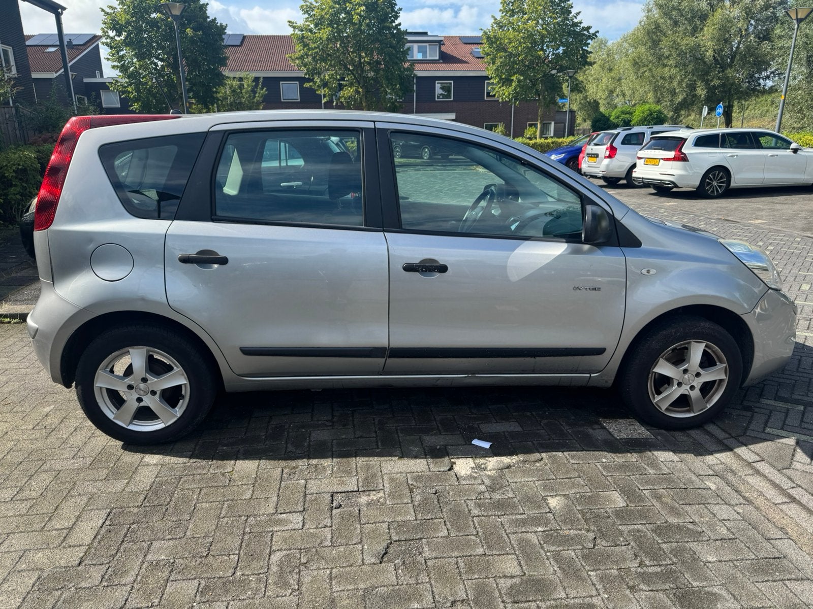 Nissan Note 1.4 16V 2011 Grijs, Voorwielaandrijving, 4 cilinders, 49 €/maand, Particulier