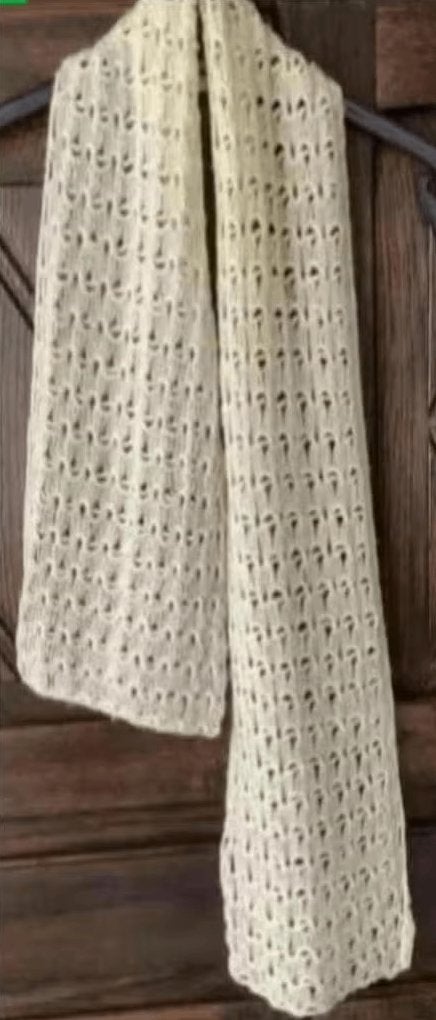 Zandkleurige sjaal, shawl, das open werkje; 136 x 20 cm, Ophalen of Verzenden, Zo goed als nieuw, Maat 38/40 (M), Sjaal
