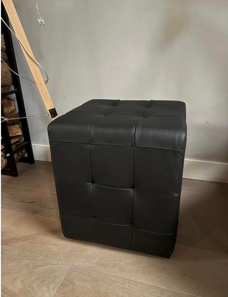 Cyra sofa poef kubus hocker voetenbank nachtkastje vintage, Huis en Inrichting, Banken | Voetenbanken en Poefen, Ophalen, Minder dan 50 cm