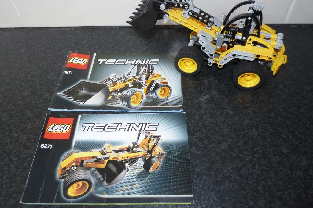 i.n.st Lego Technic 8271 Wheel loader incl boekjes, Lego, Ophalen of Verzenden, Zo goed als nieuw, Technic
