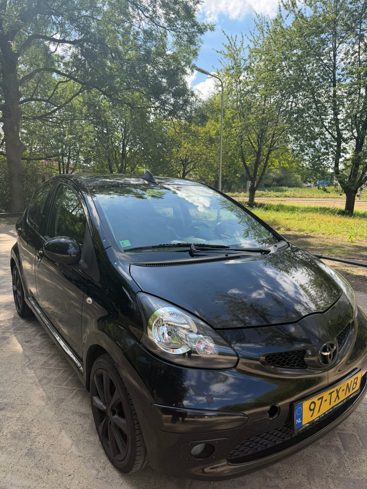 Toyota aygo 1.0 zwart, Zwart, Handgeschakeld, Grijs, Particulier