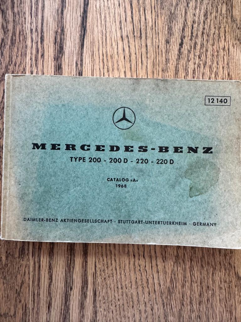 Mercedes onderdelen boekje W114/115 (200-220D) 1968, Ophalen of Verzenden
