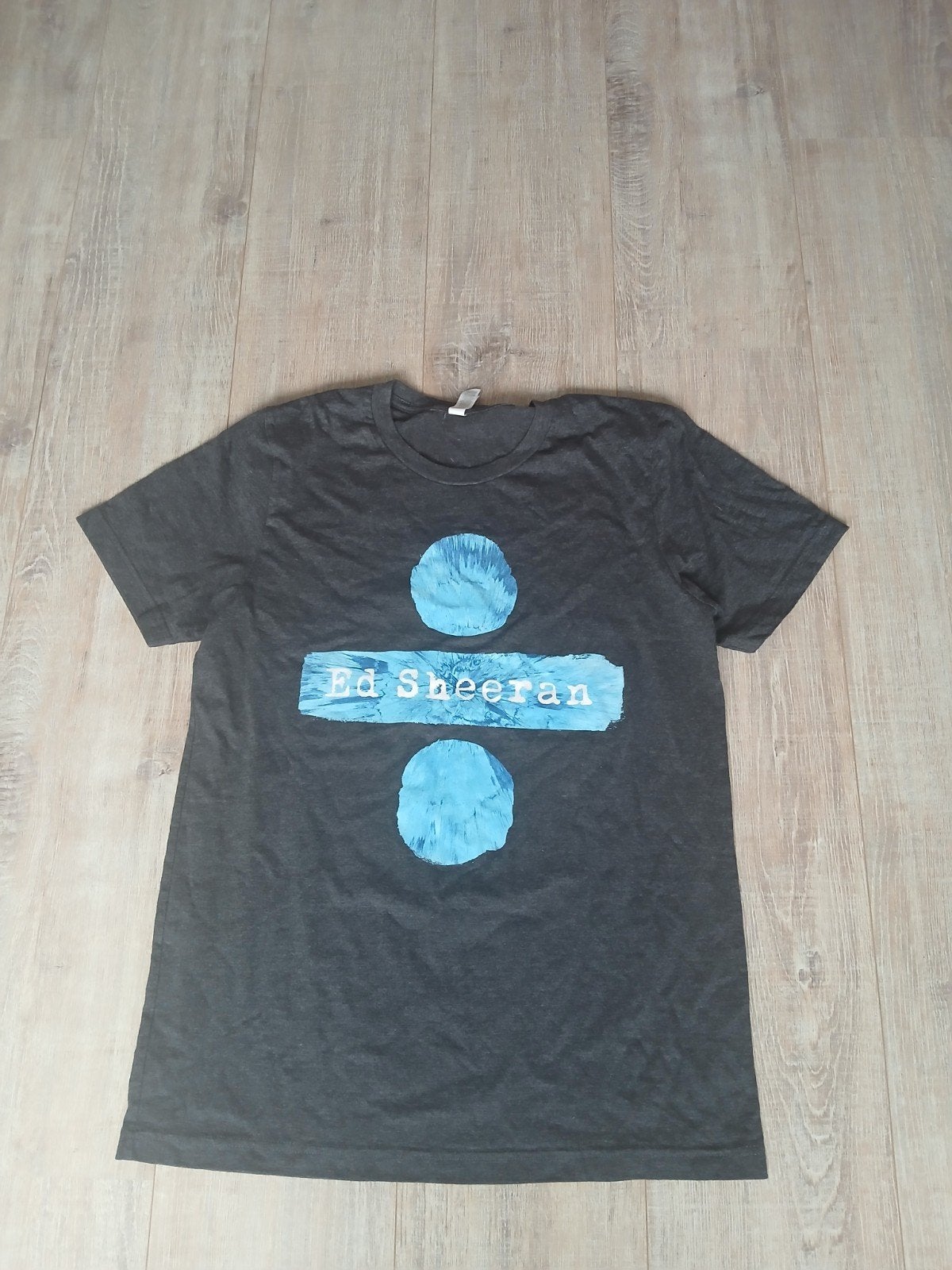 Ed Sheeran Tour Shirt Maat M Manchester Etihad Stadium, Ophalen of Verzenden, Gedragen, Maat 48/50 (M), Grijs
