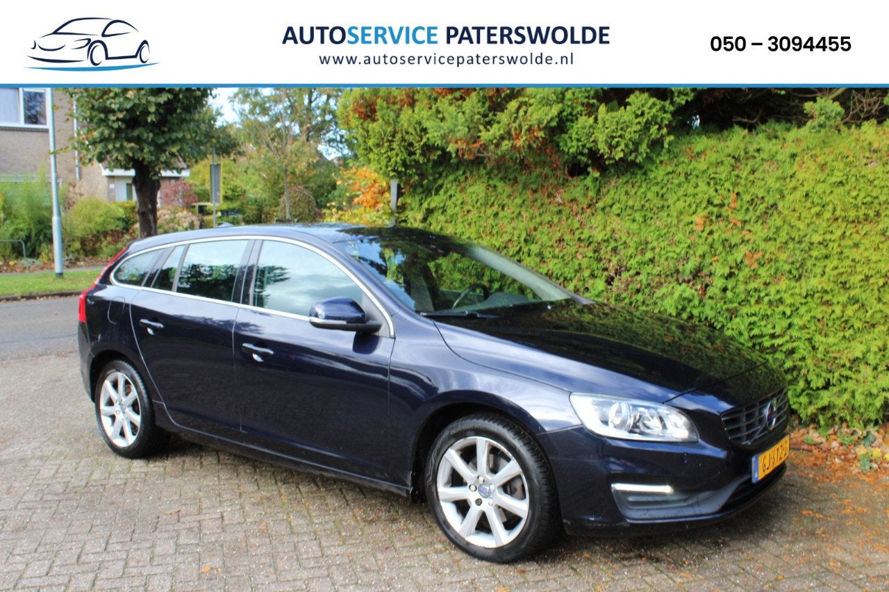 Volvo V60 1.5 T3 Momentum, Auto's, Euro 6, 4 cilinders, Blauw, Leder en Stof