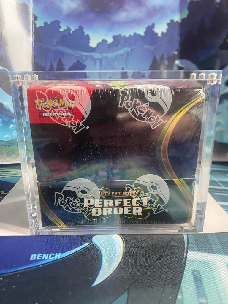 Perfect Order Booster Box + Acryl Display, Verzenden, Zo goed als nieuw, Boosterbox