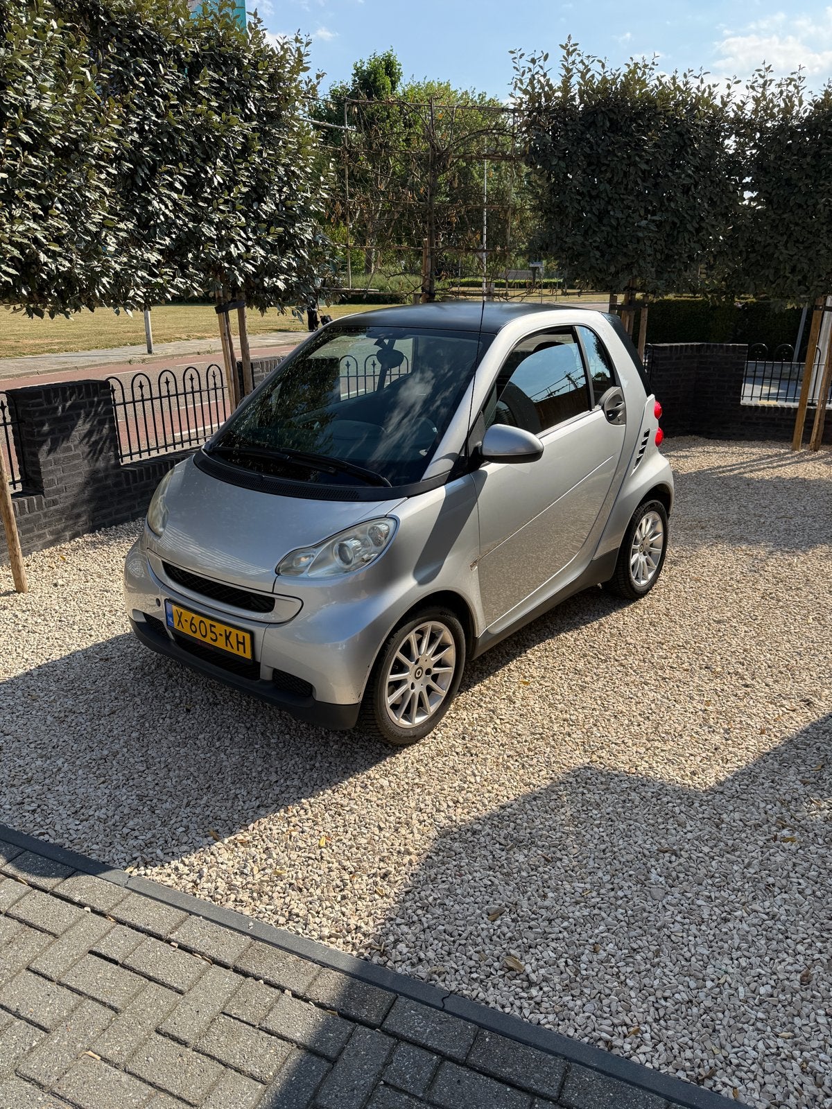 Smart ForTwo 1.0 52KW Coupe MHD AUT 2009 Grijs, Auto's, Automaat, Achterwielaandrijving, Zwart, 18 €/maand
