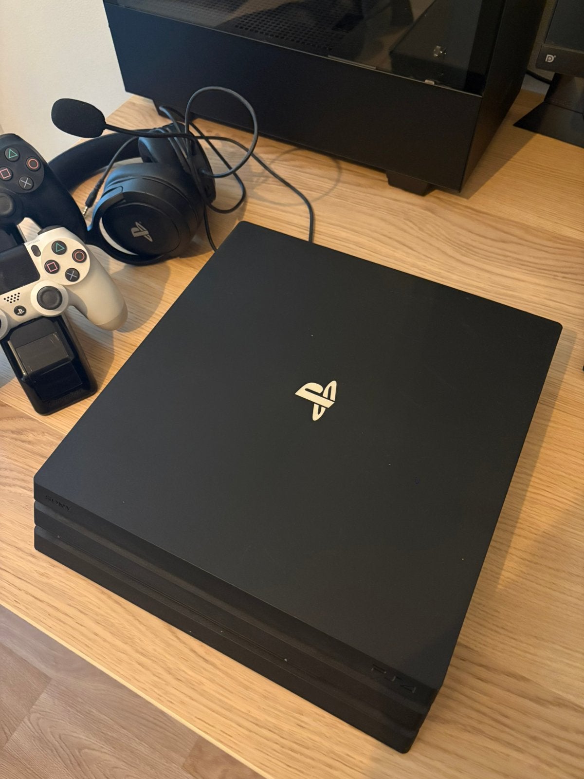 Ps4 Pro Lezen !, Spelcomputers en Games, Spelcomputers | Sony PlayStation 4, Ophalen, Zo goed als nieuw, Met 1 controller, Pro