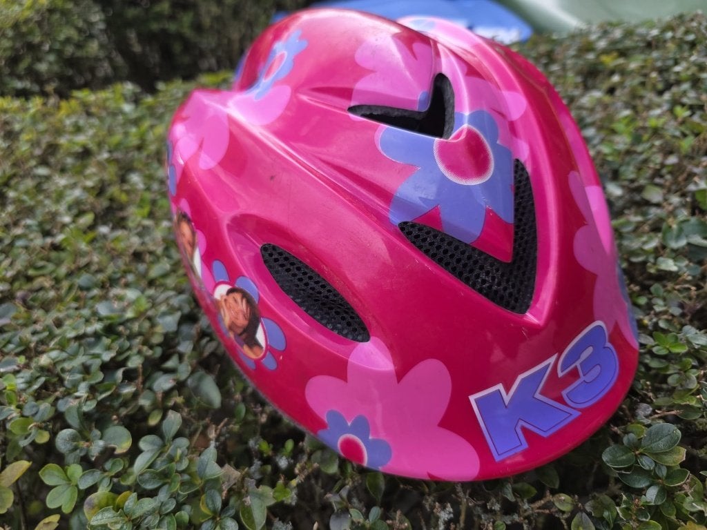 Vier Kinder Fietshelmen (K3/Star Wars) 2x zwart, Ophalen, Zo goed als nieuw, Overige maten, Jongen of Meisje