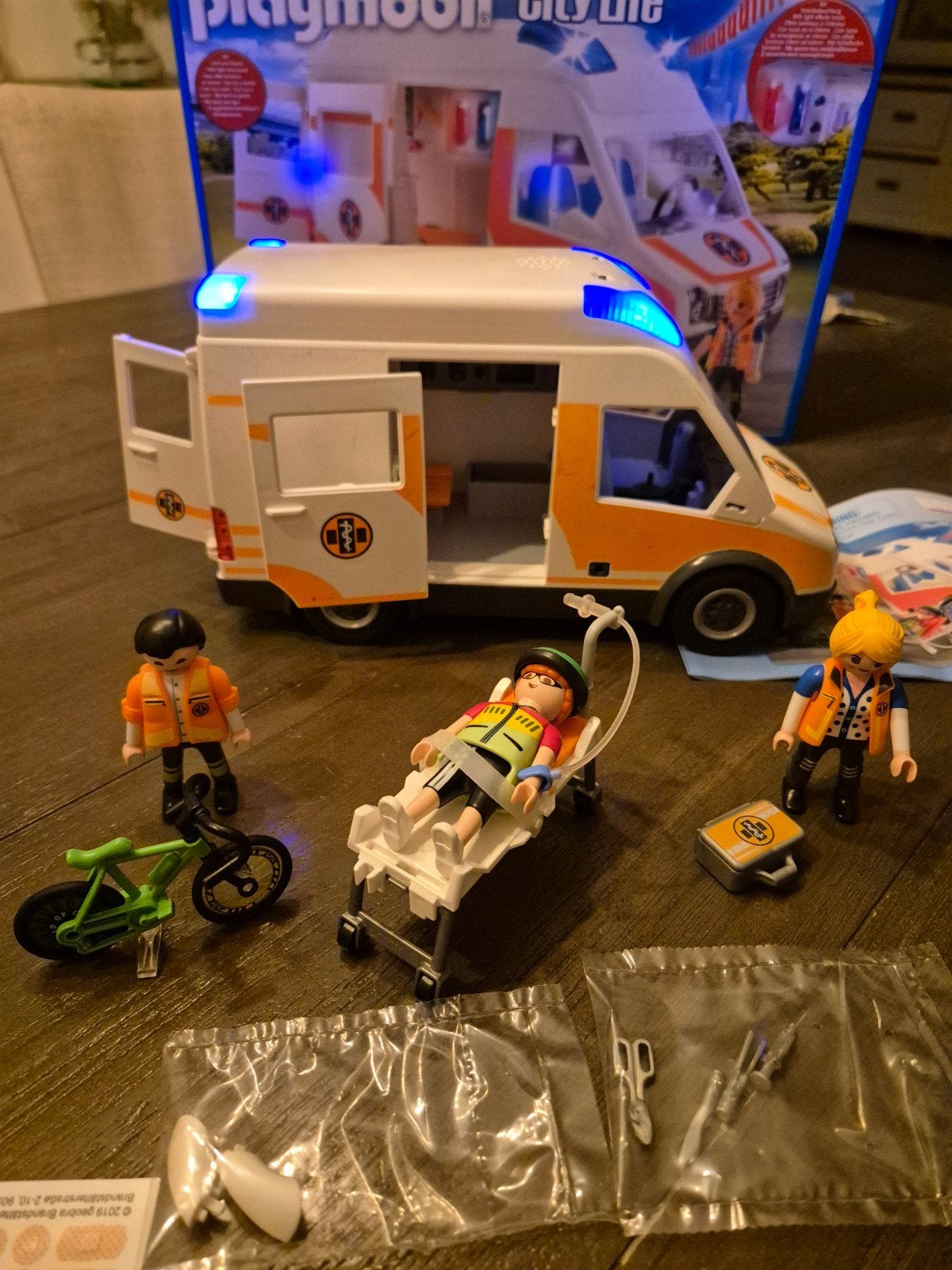 Playmobil 40049 City Life Ambulance met licht en geluid, Ophalen, Complete set, Voertuig, Zo goed als nieuw