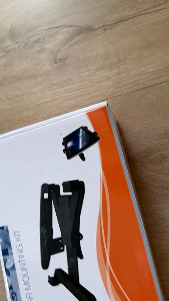 Salora Tablet Auto Montage Kit met Hoofdtelefoon, Auto diversen, Auto-accessoires, Nieuw, Ophalen of Verzenden